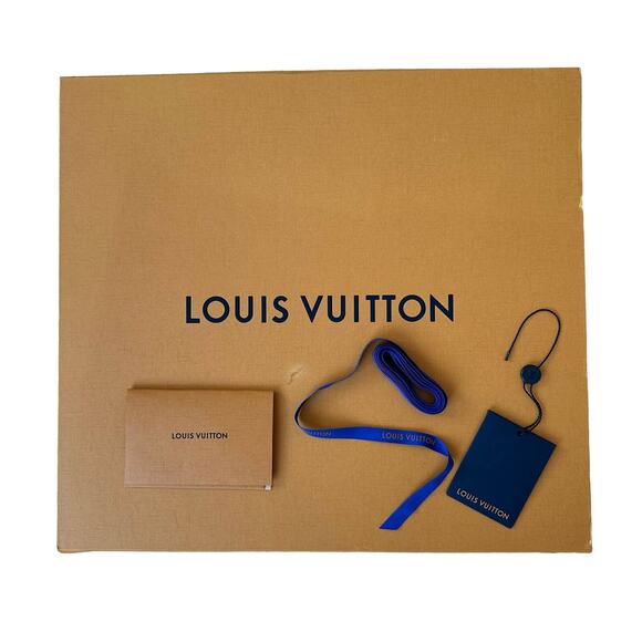 Louis Vuitton Extra Large Empty Magnetic Box & Ribbon - Picture 1 of 9